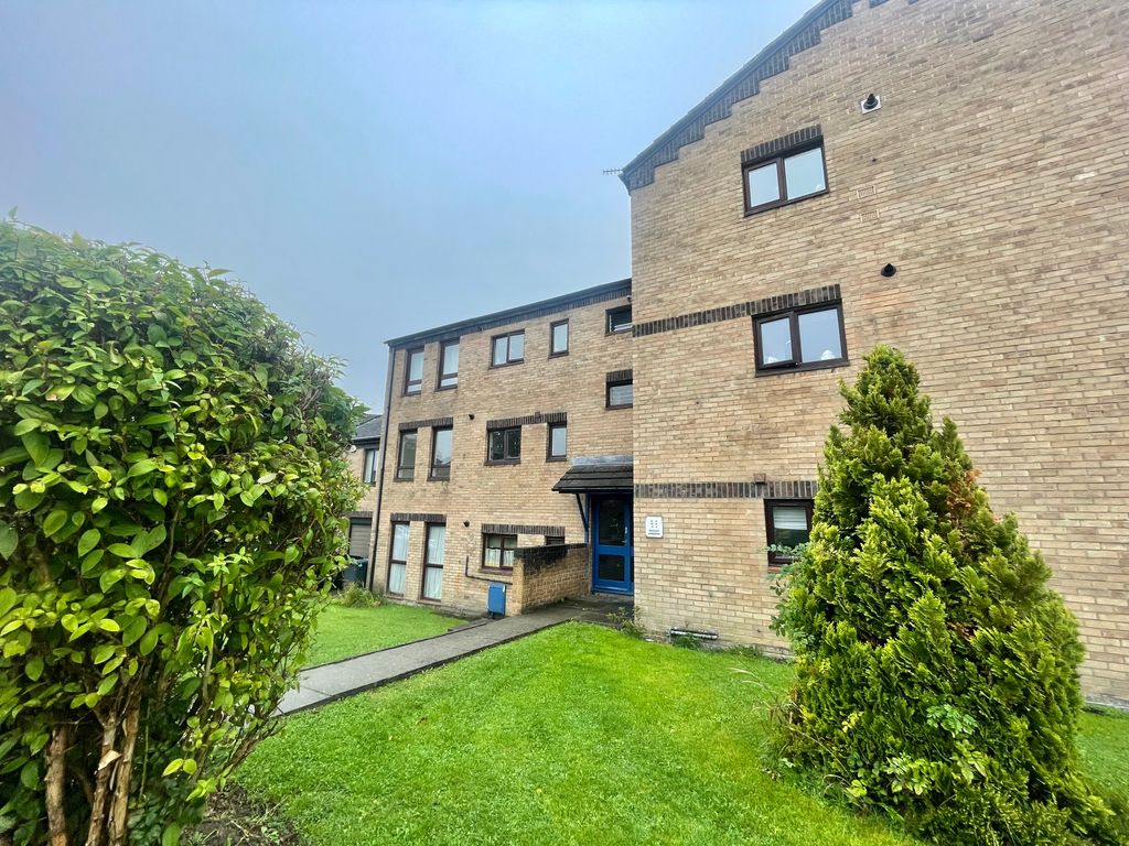 Property photo 2 of 18