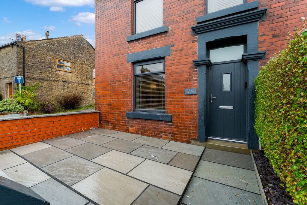 Property photo 2 of 39 Photograph 3