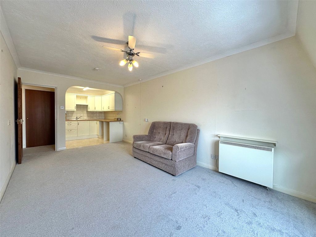 Property photo 2 of 9 Picture No. 10