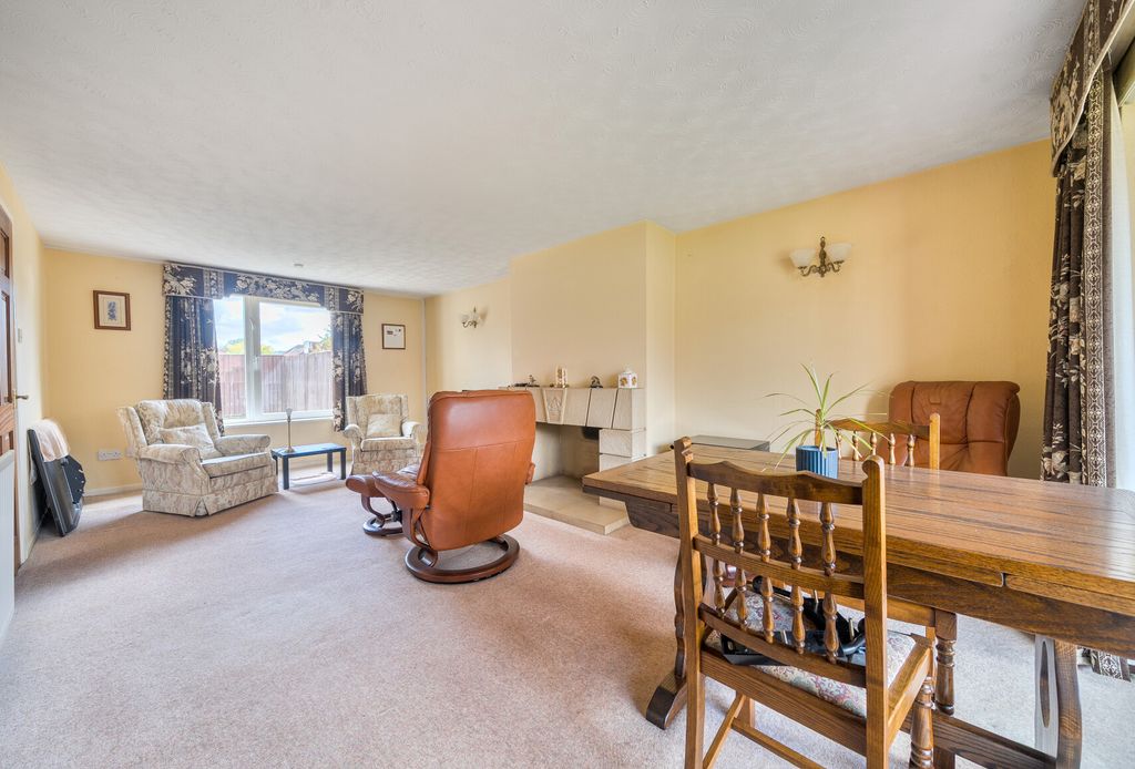 Property photo 3 of 14 1534785-19-1A1355...