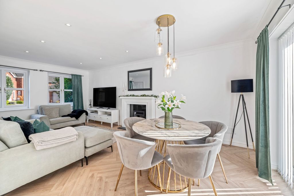 Property photo 3 of 25