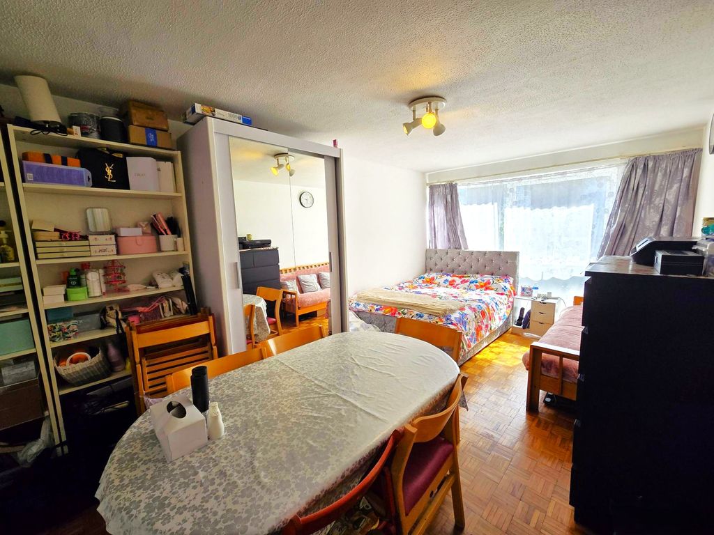 Property photo 3 of 8 Image