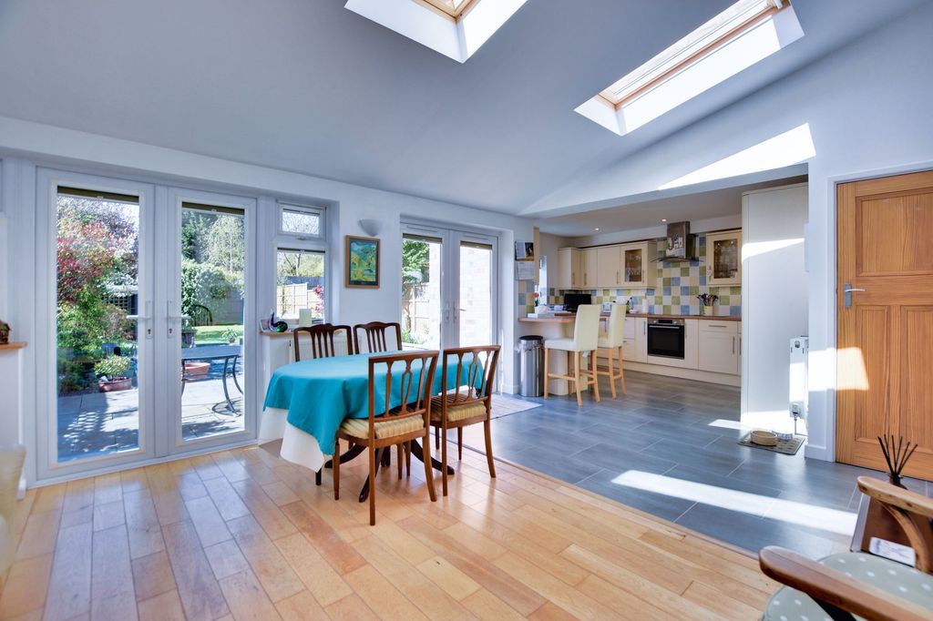 Property photo 3 of 33