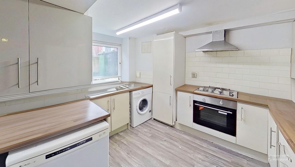 Property photo 1 of 10 54-Manor-Drive-Kitchen.Jpg