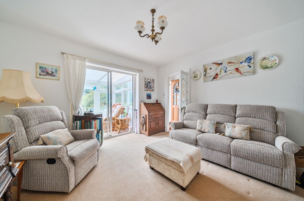 Property photo 2 of 19 Sitting Room