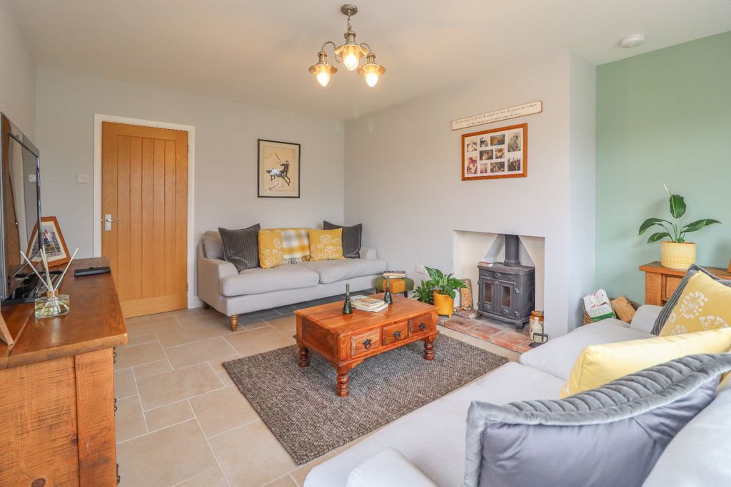 Property photo 3 of 29 4866376