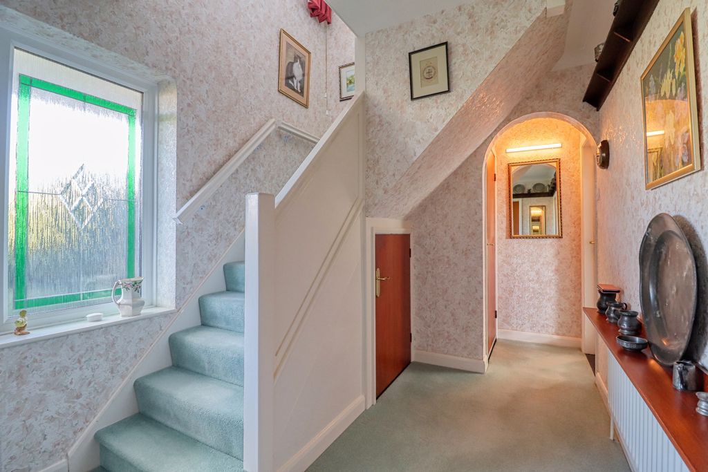 Property photo 2 of 22 Hallway