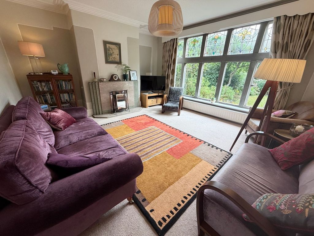 Property photo 2 of 34
