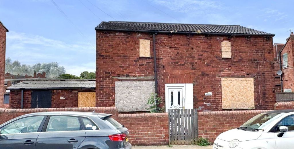 Property photo 1 of 2