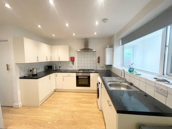 Property photo 1 of 11 9365171.Jpg