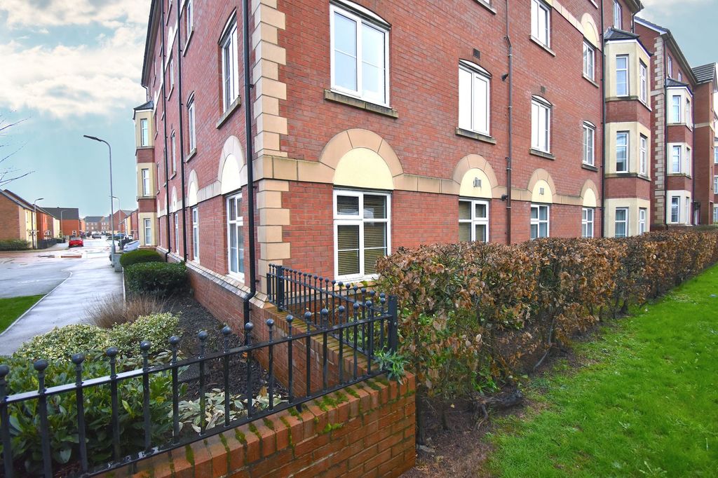 Property photo 1 of 20