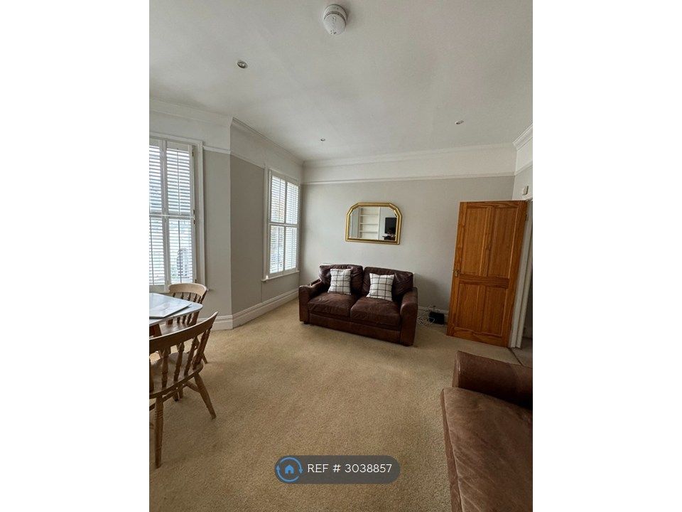 Property photo 3 of 30 Sitting Room