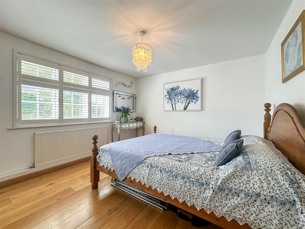 Property photo 3 of 22