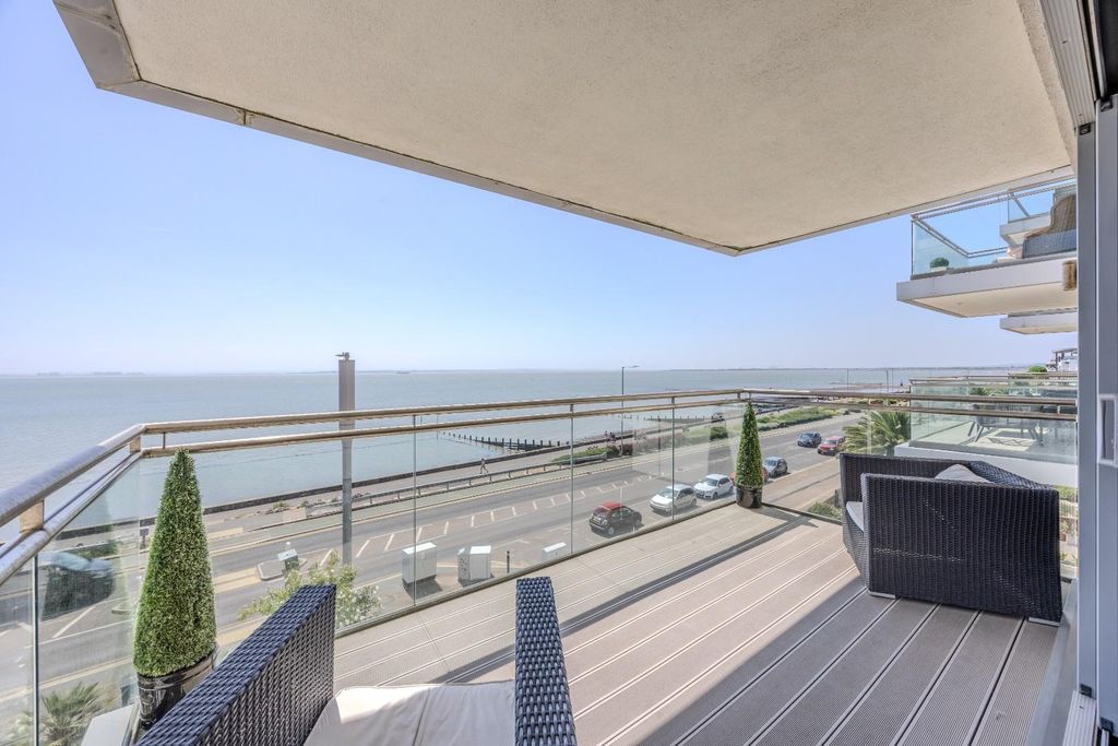 Property photo 2 of 28 Balcony