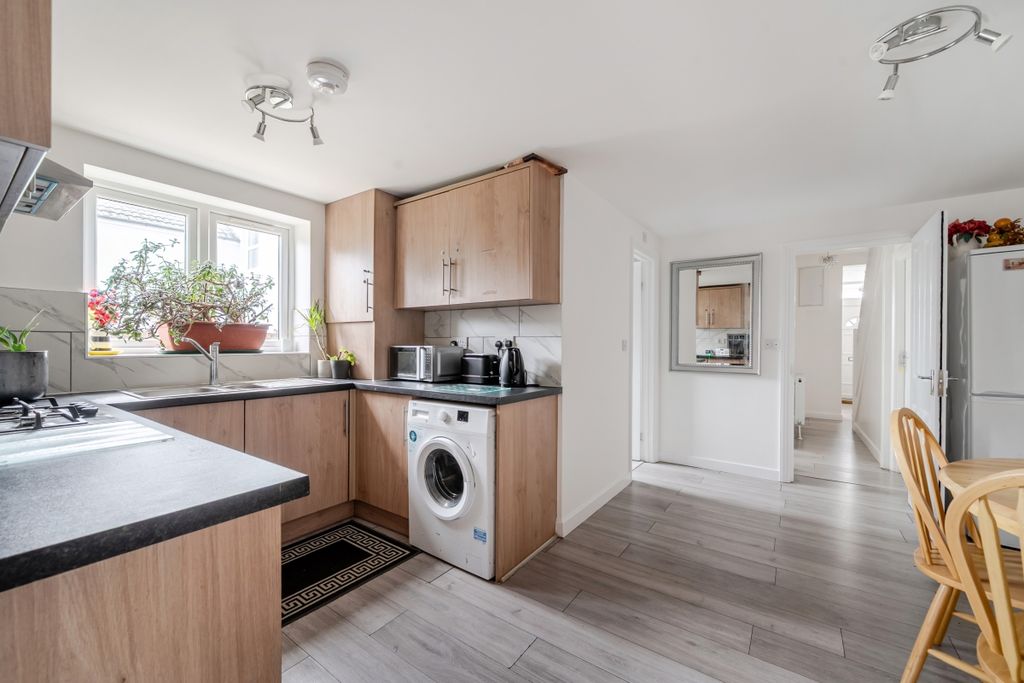 Property photo 3 of 8