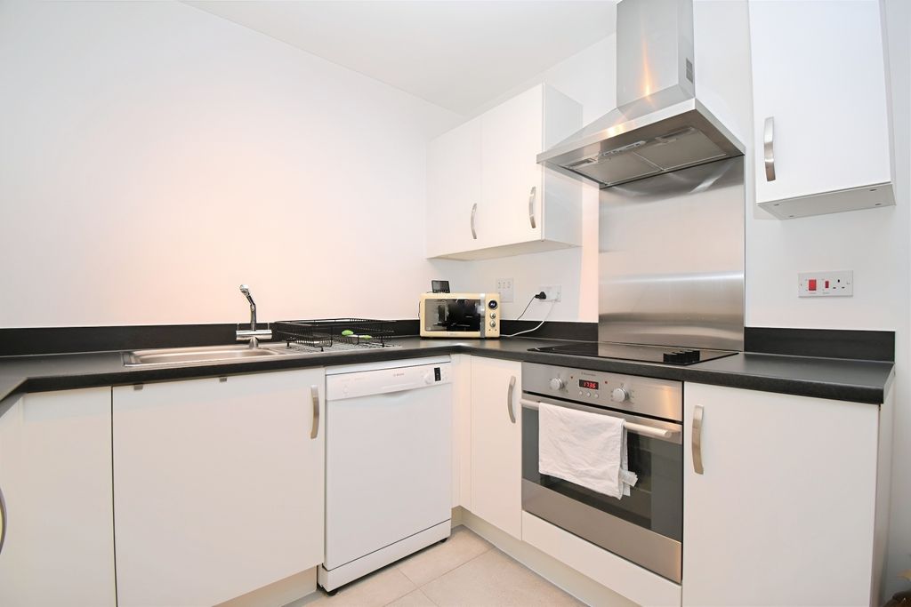 Property photo 2 of 9 Kitchen