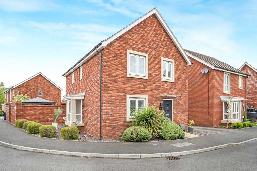 Property photo 1 of 21