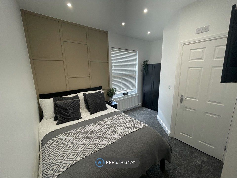 Property photo 2 of 10 Room 5