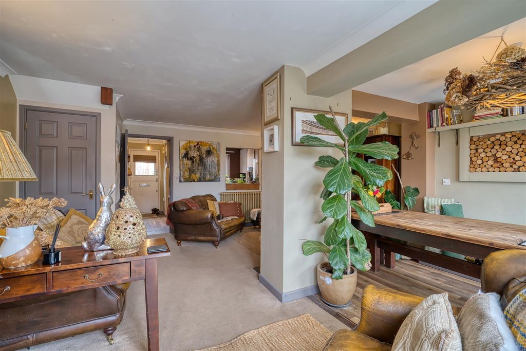 Property photo 3 of 9 Sitting Room