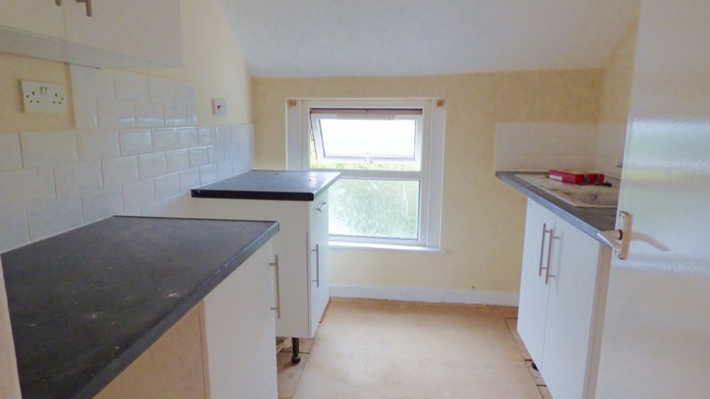 Property photo 2 of 4 Kitchen