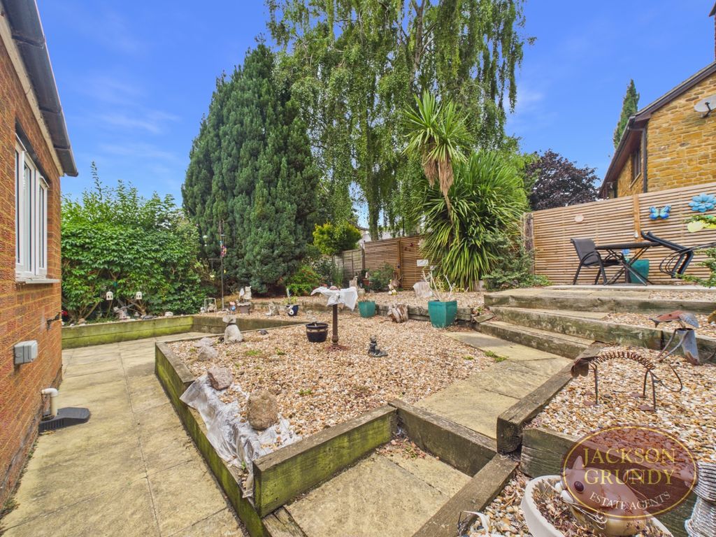 Property photo 2 of 18 Brook Lane