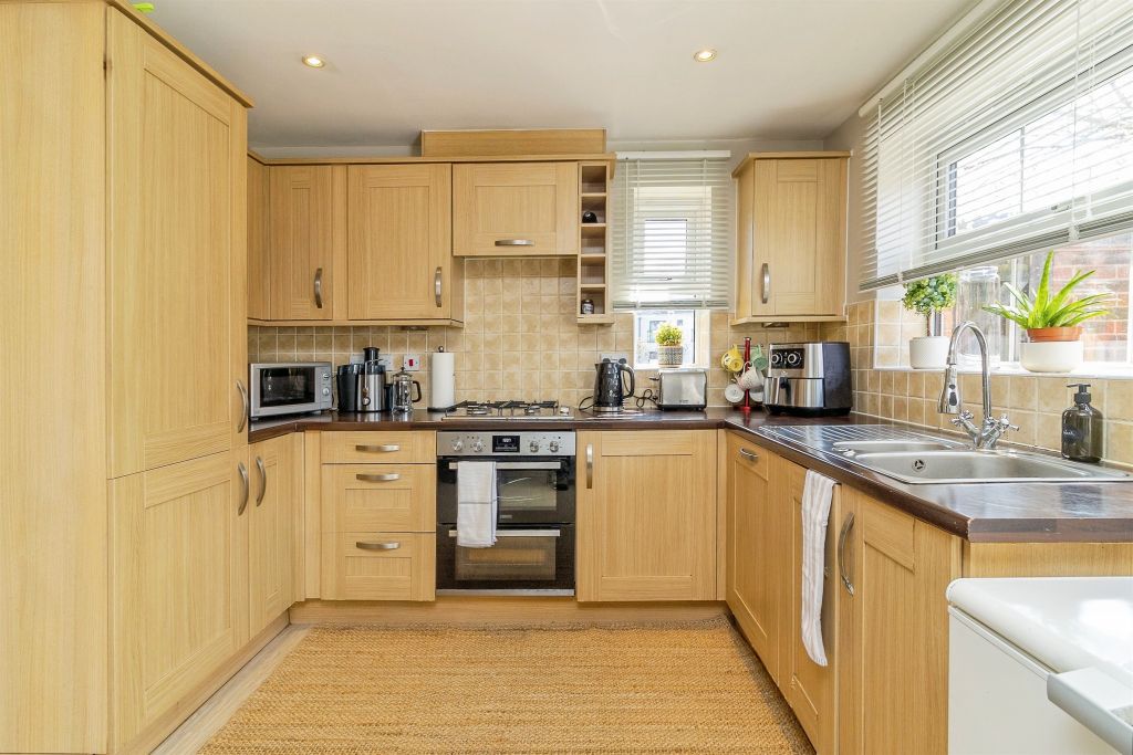 Property photo 2 of 18