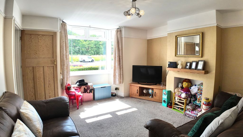 Property photo 2 of 31