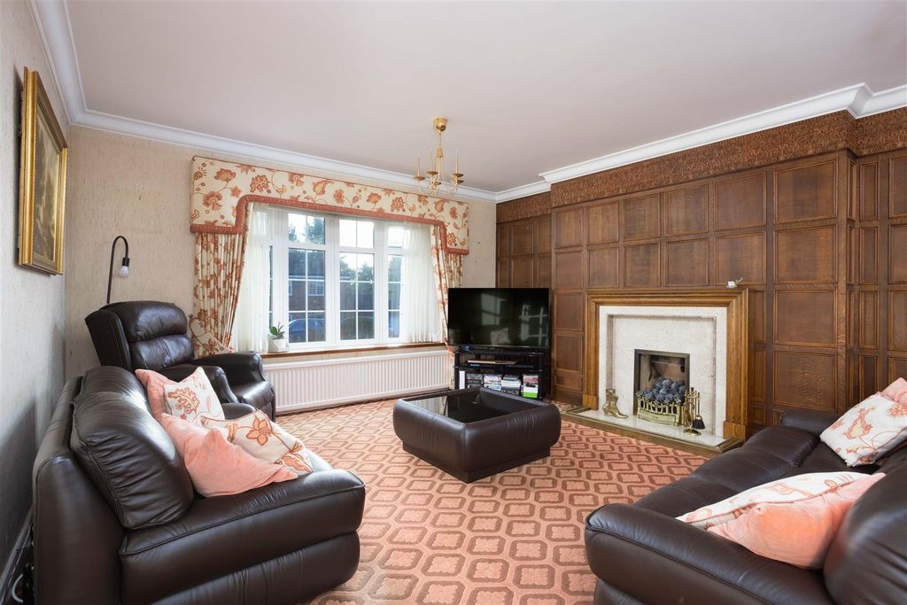 Property photo 2 of 17 00009.Jpg