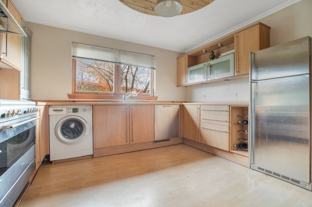 Property photo 3 of 38