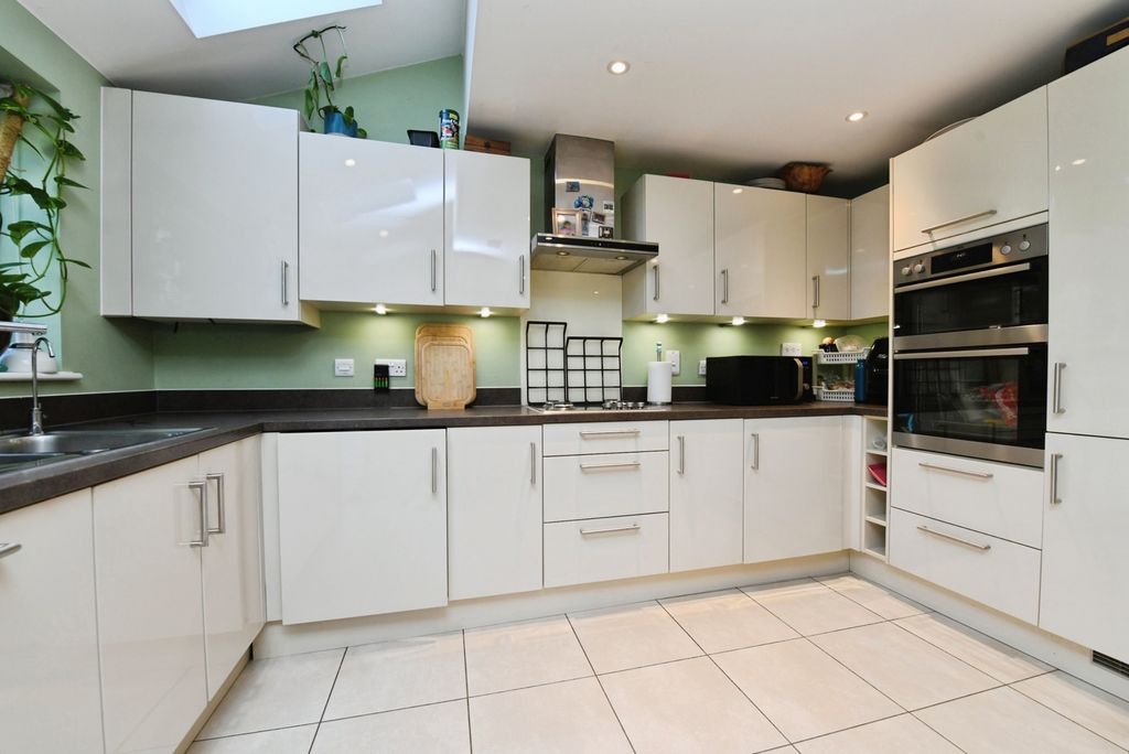Property photo 2 of 16 Pbox-Img.Jpg