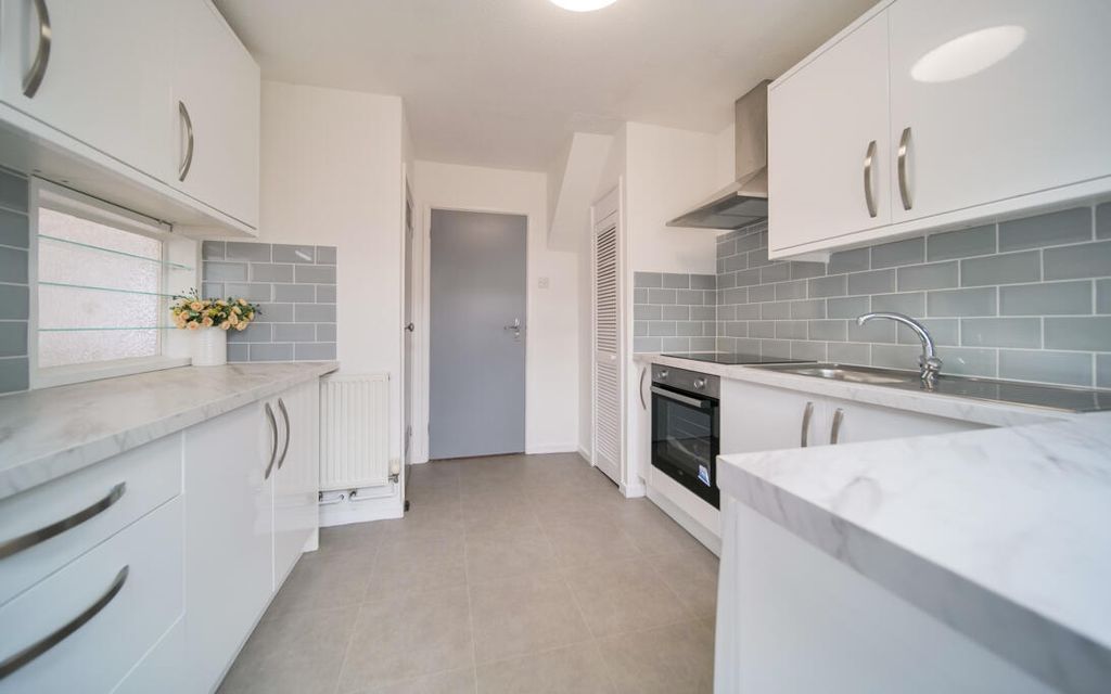 Property photo 3 of 15 P1072329.Jpg