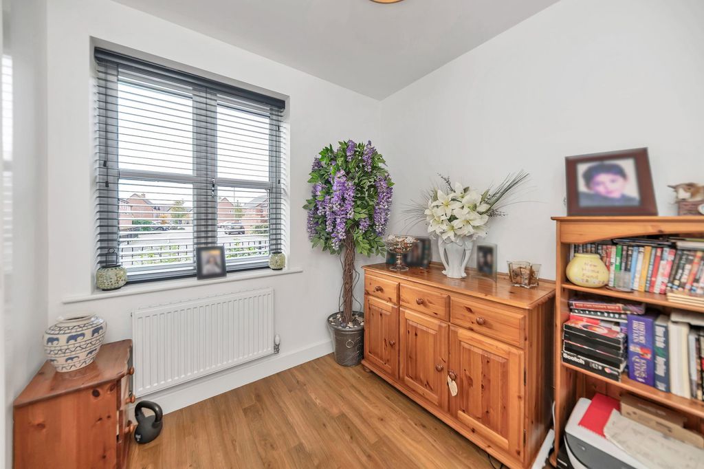 Property photo 3 of 17