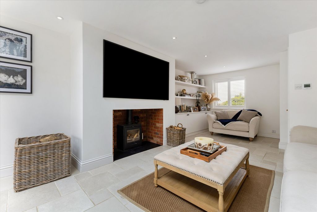 Property photo 3 of 16 Image