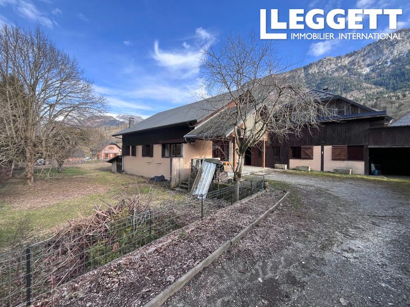 Property photo 2 of 10