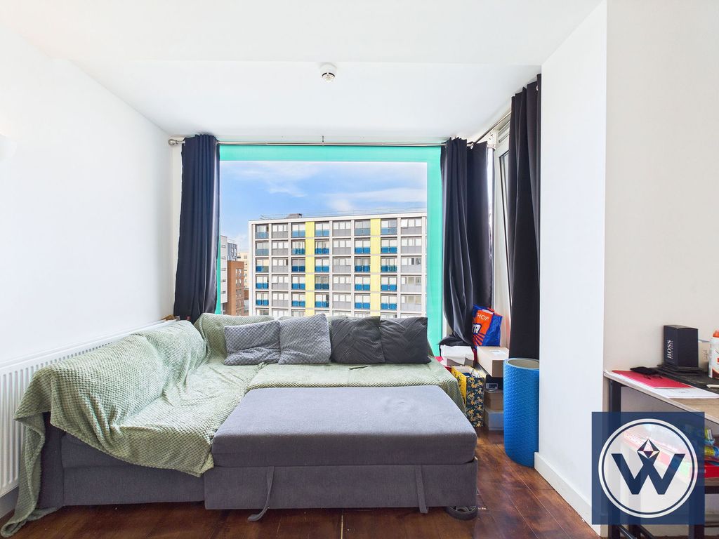 Property photo 2 of 21