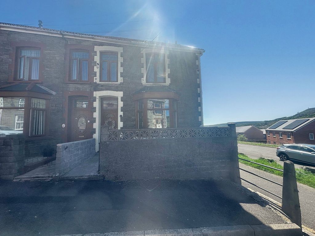 Property photo 1 of 43