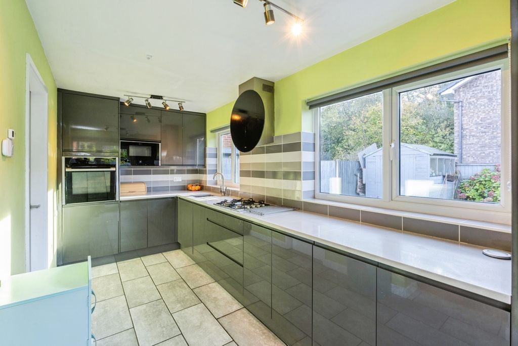 Property photo 2 of 17 Kitchen