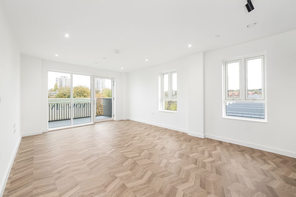 Property photo 3 of 11