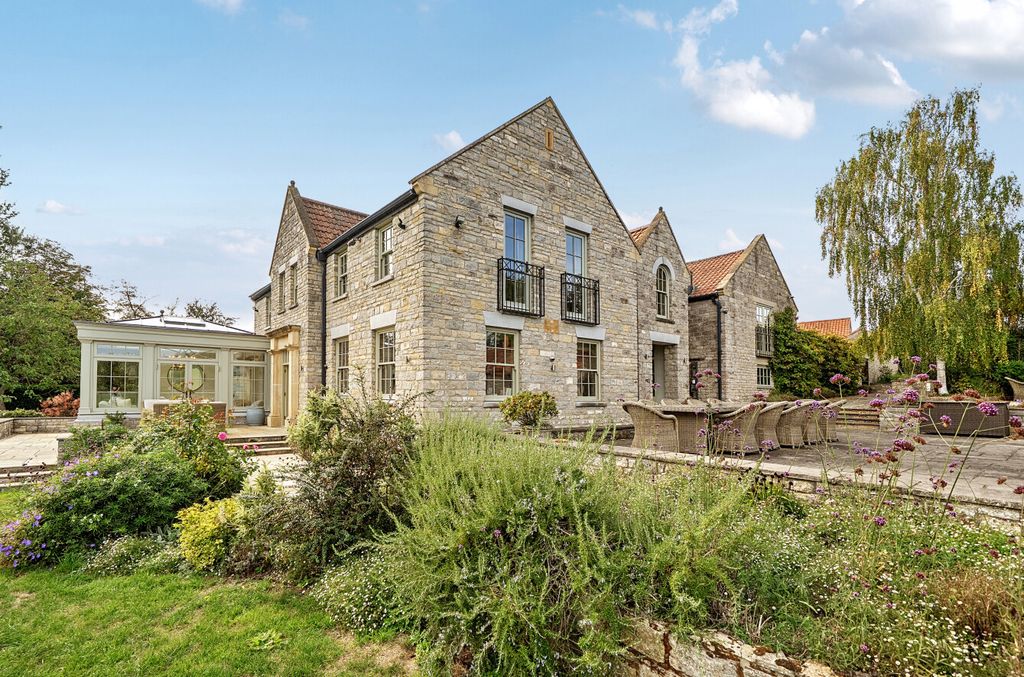 Property photo 2 of 66 1524803-25-1A0E87...