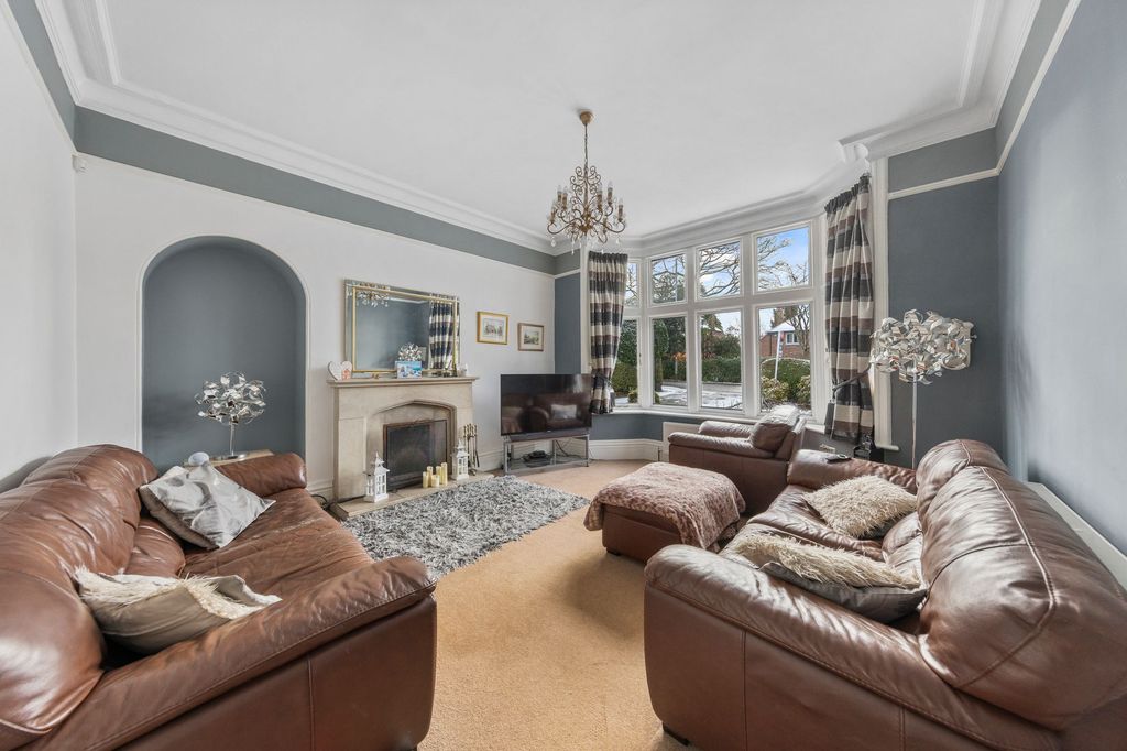 Property photo 2 of 23