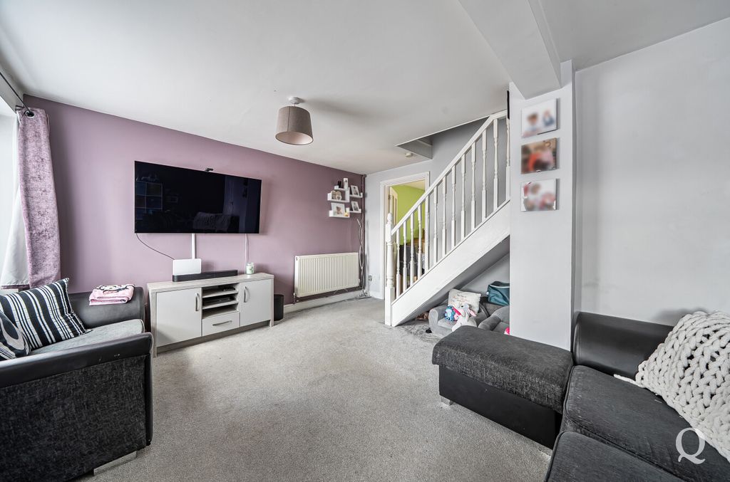 Property photo 2 of 23 254E5B38-Cf8c-4Ff...