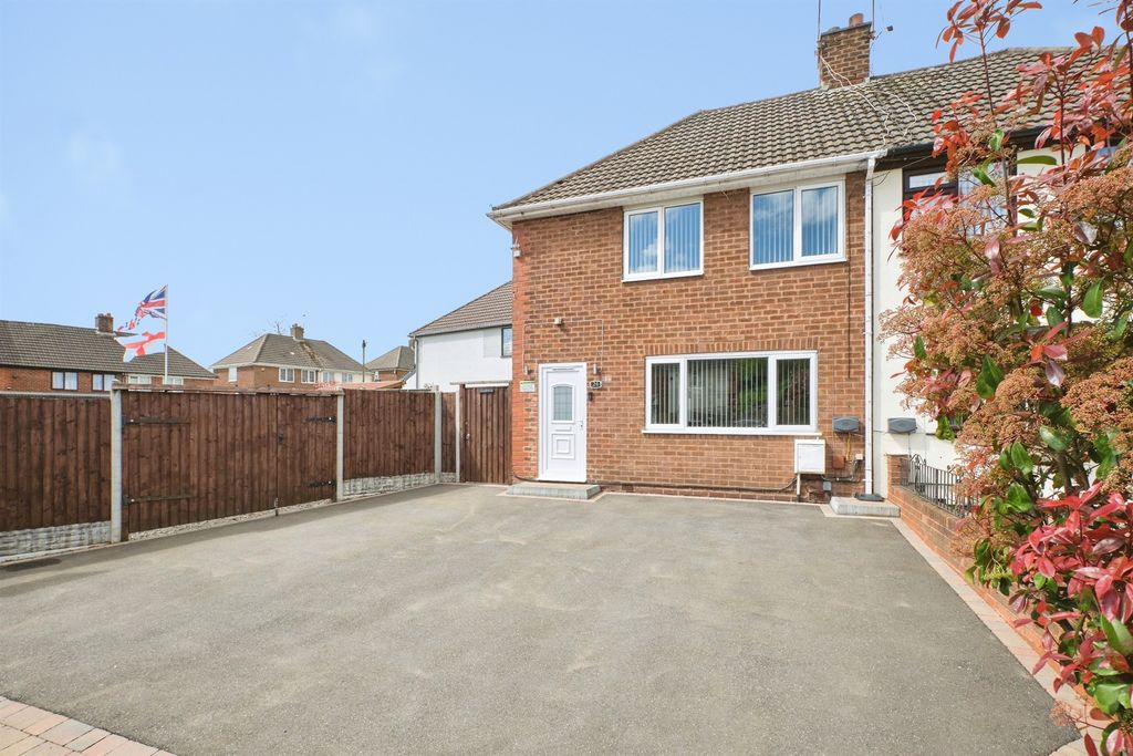 Property photo 2 of 18