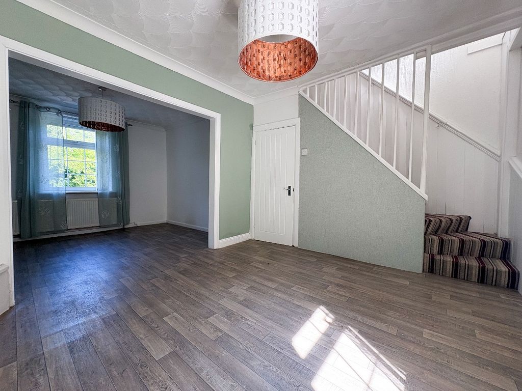 Property photo 2 of 26