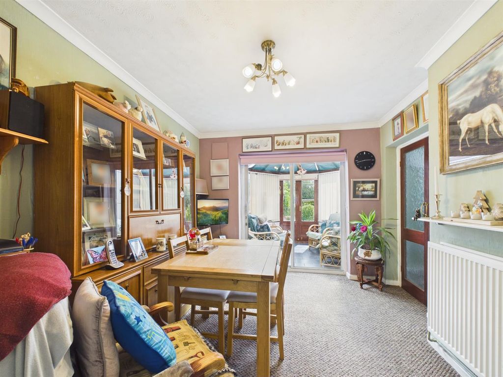 Property photo 3 of 16 Cam02435G0-Pr0349-Still004.Jpg