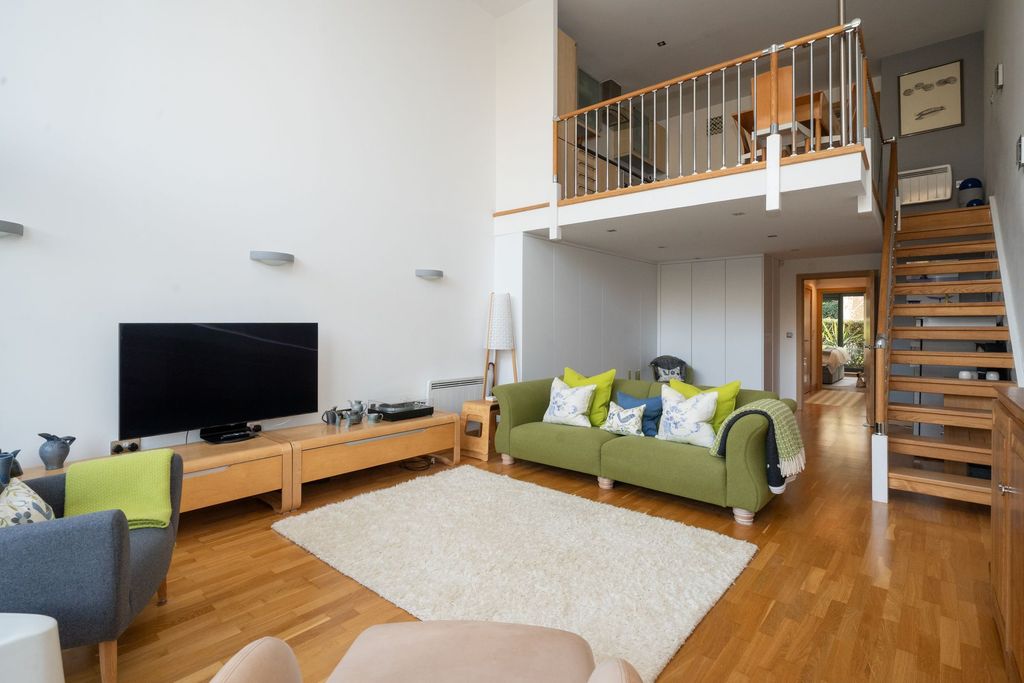 Property photo 3 of 23