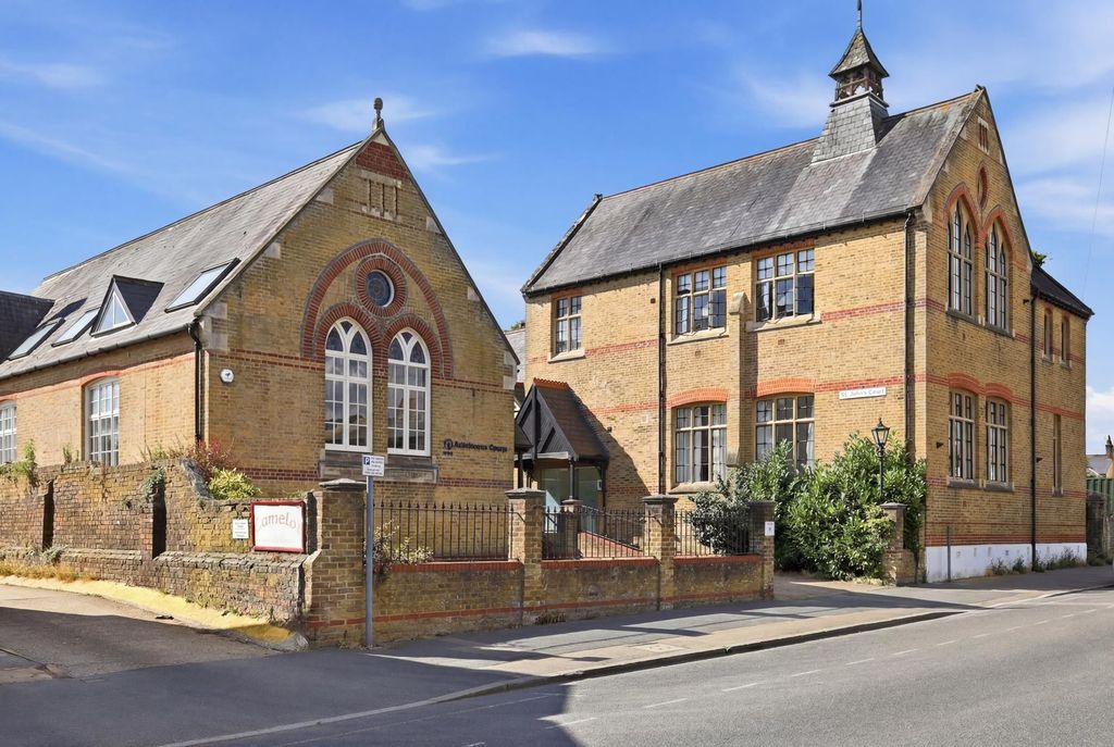 Property photo 1 of 7