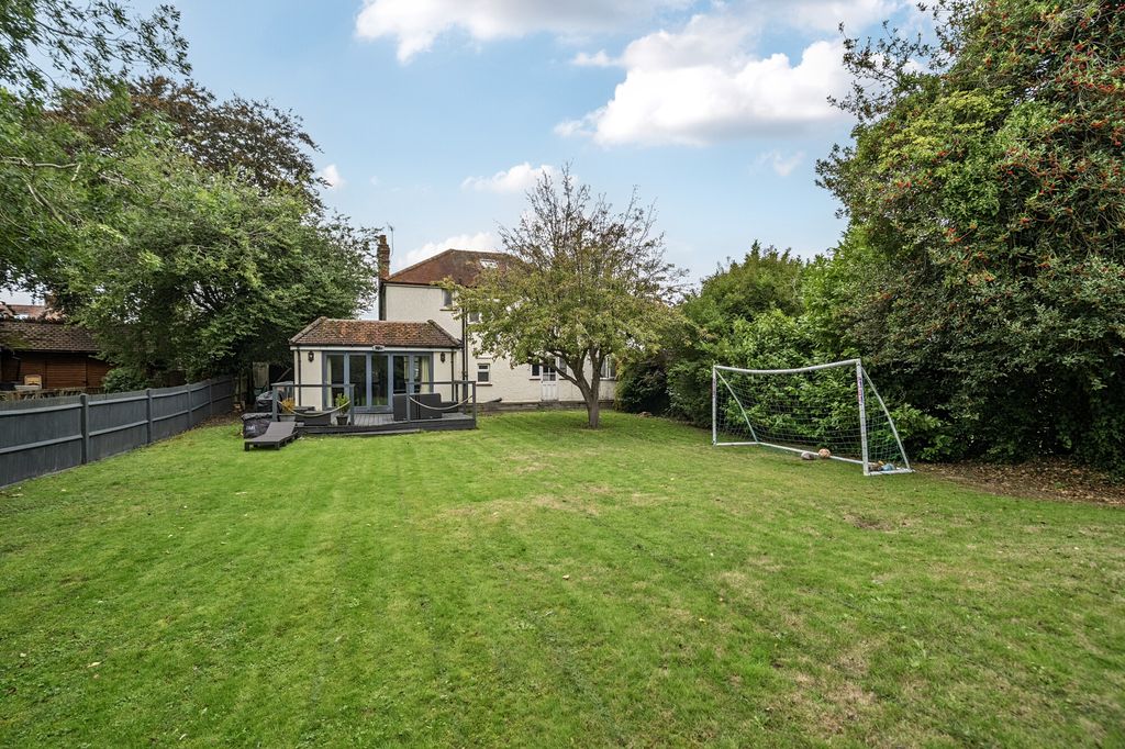 Property photo 2 of 13