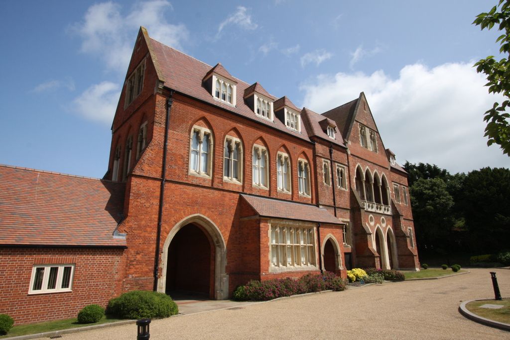 Property photo 1 of 21