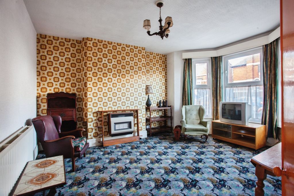 Property photo 3 of 17