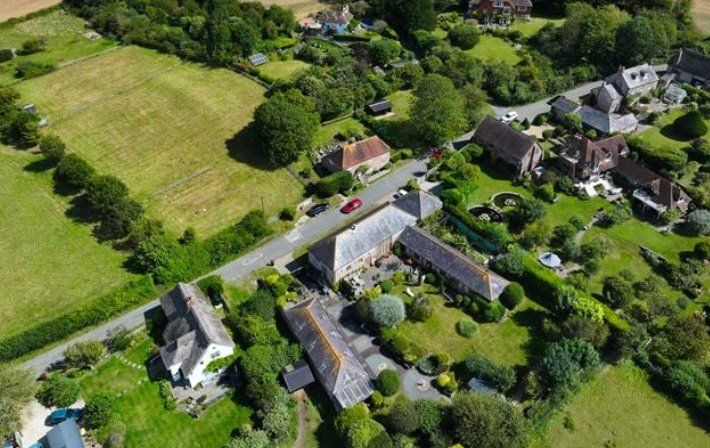 Property photo 3 of 19 Picture 3